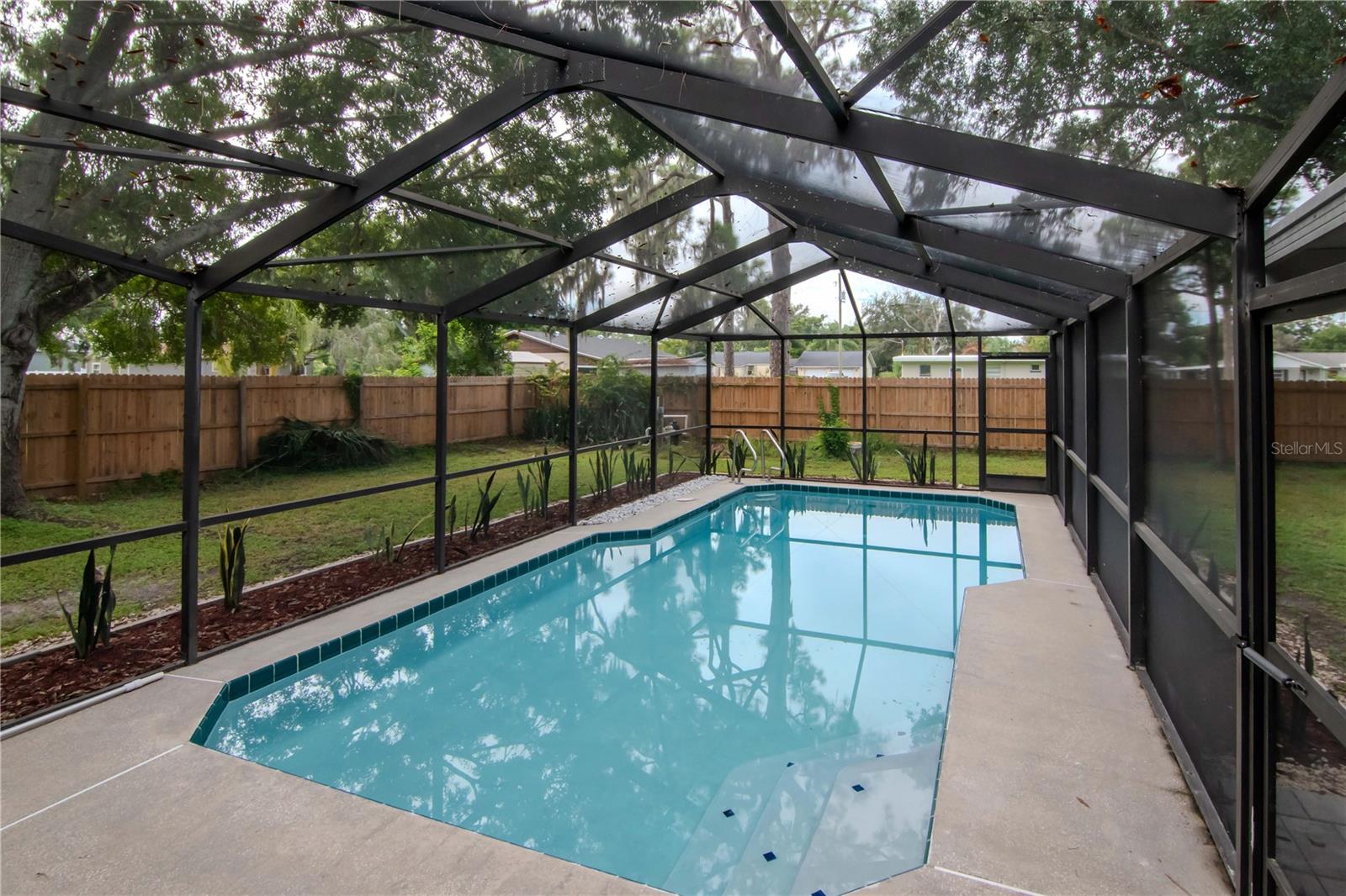 Image 23 of 40 For 204 7th Avenue Nw