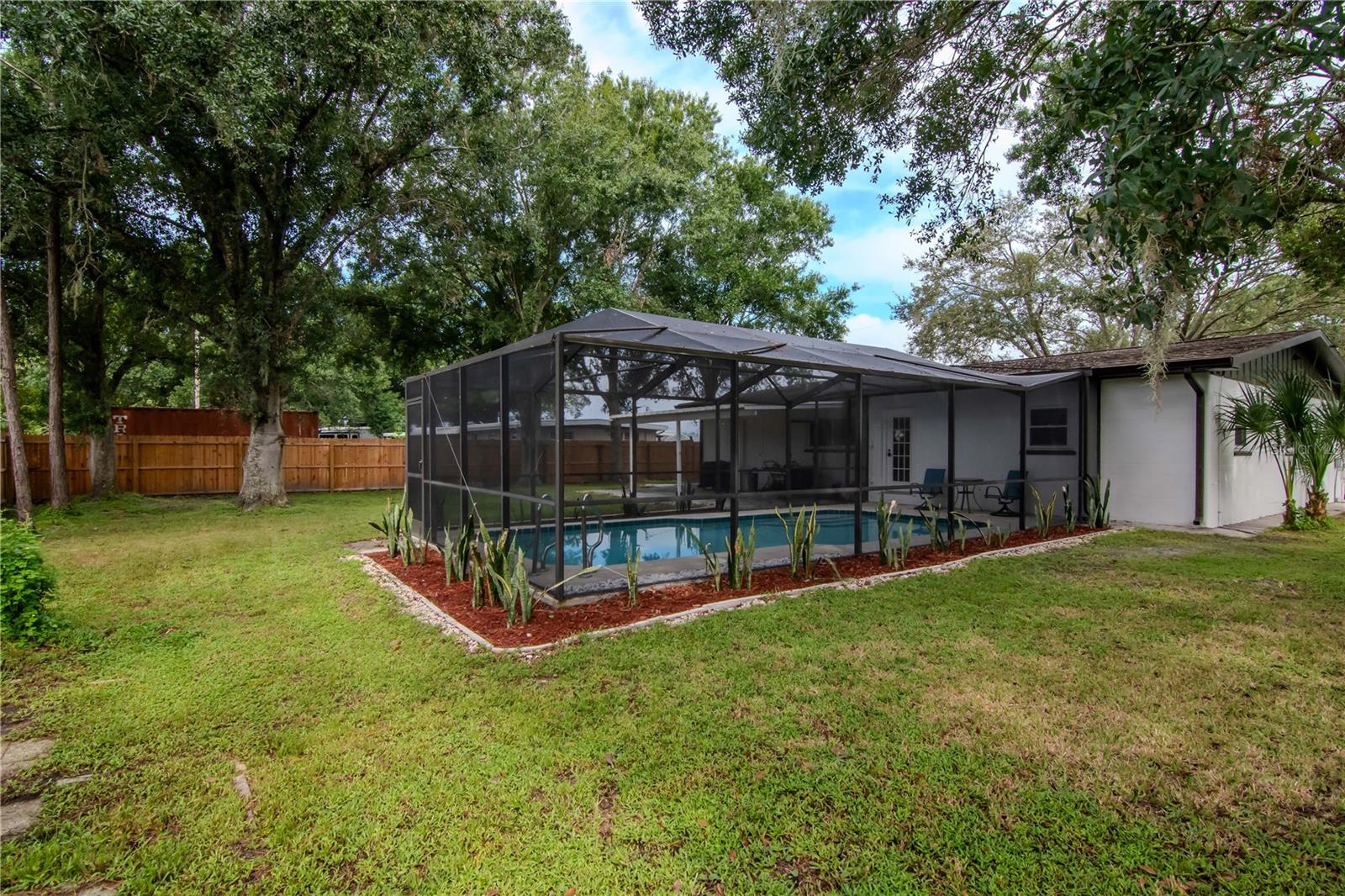 Image 33 of 40 For 204 7th Avenue Nw