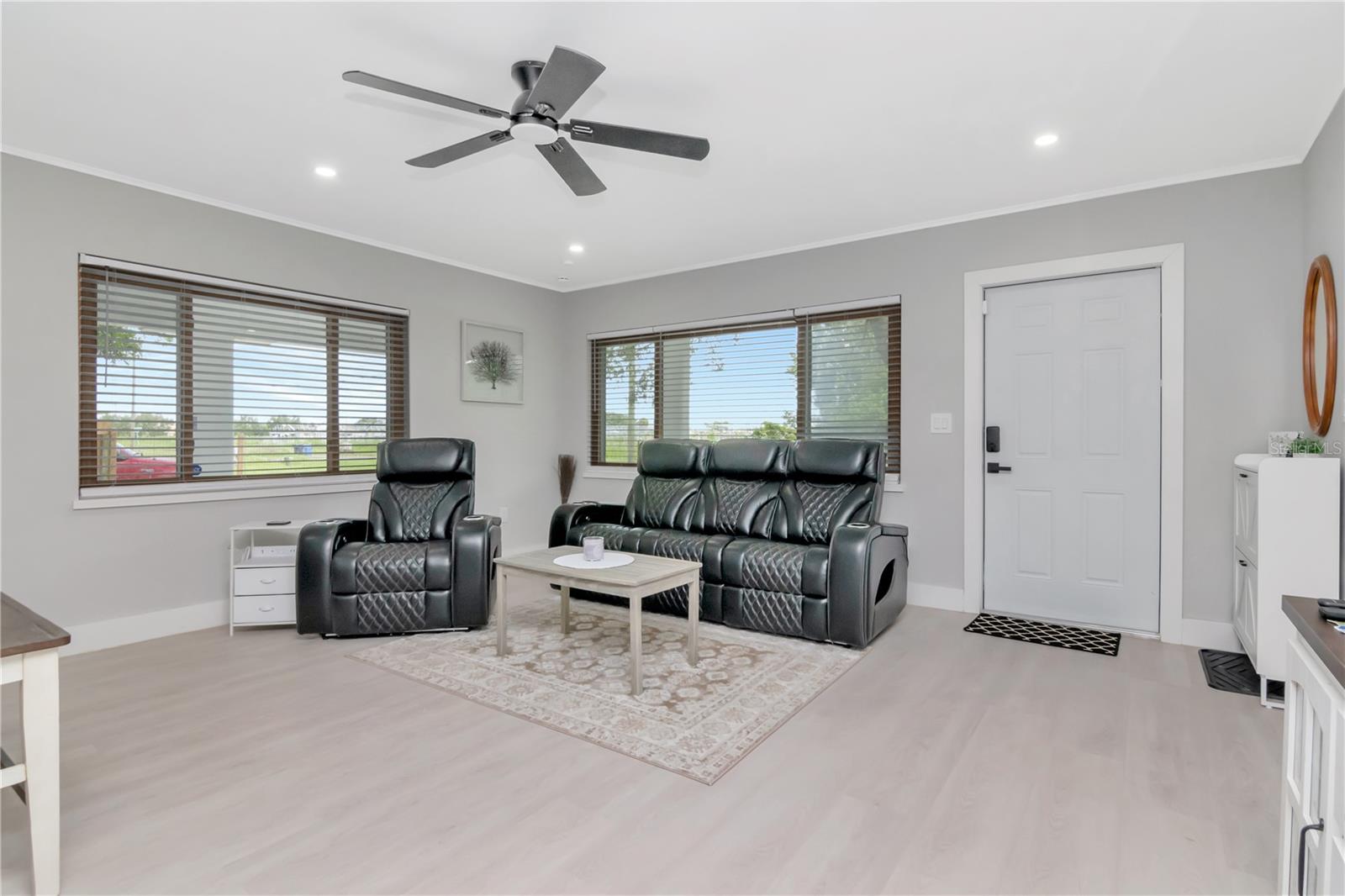 Image 4 of 40 For 204 7th Avenue Nw