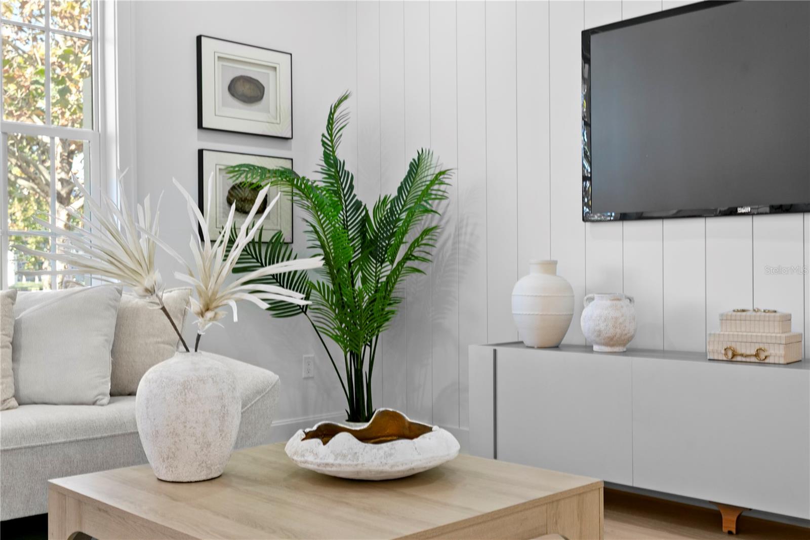 Listing photo id 9 for 460 Gilman Place N