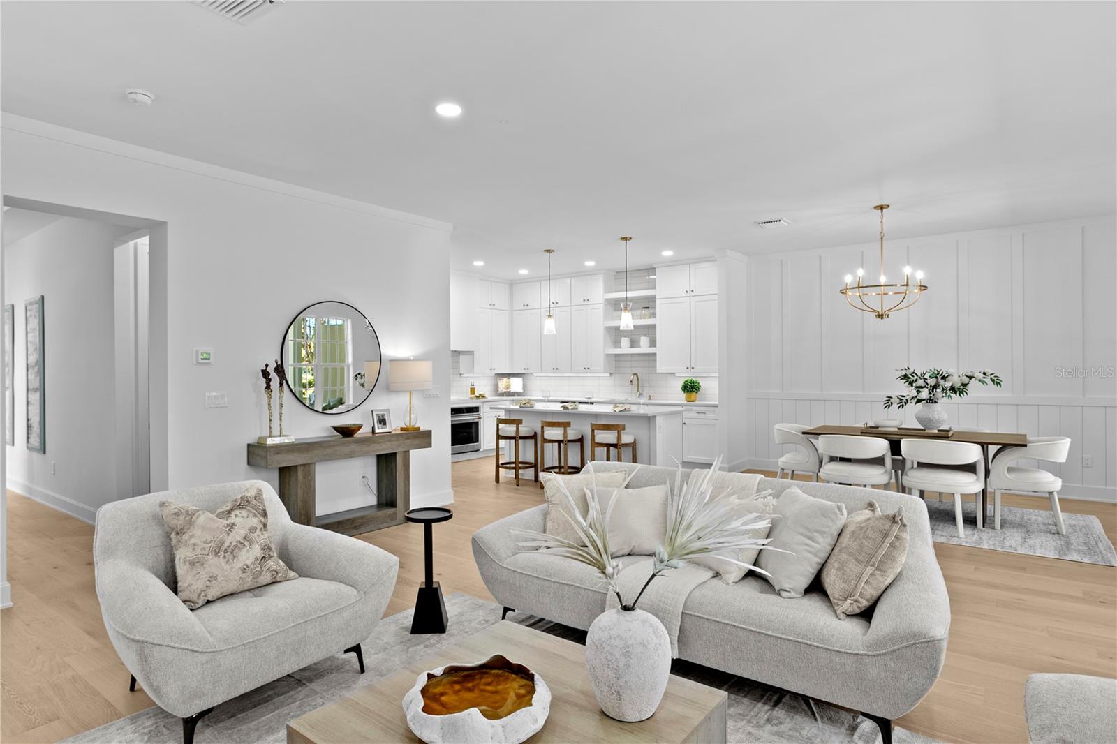 Listing photo id 10 for 460 Gilman Place N