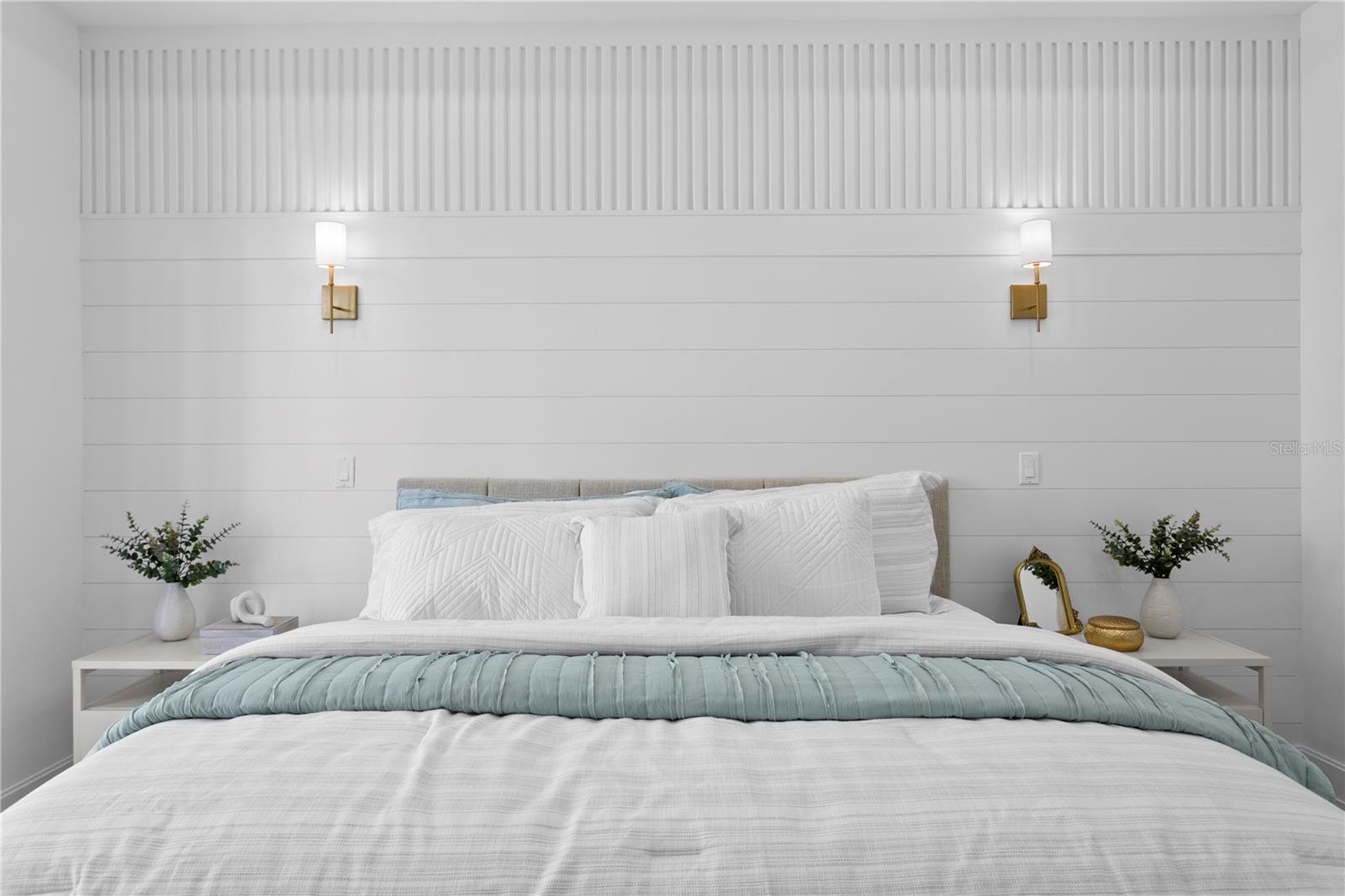 Listing photo id 28 for 460 Gilman Place N