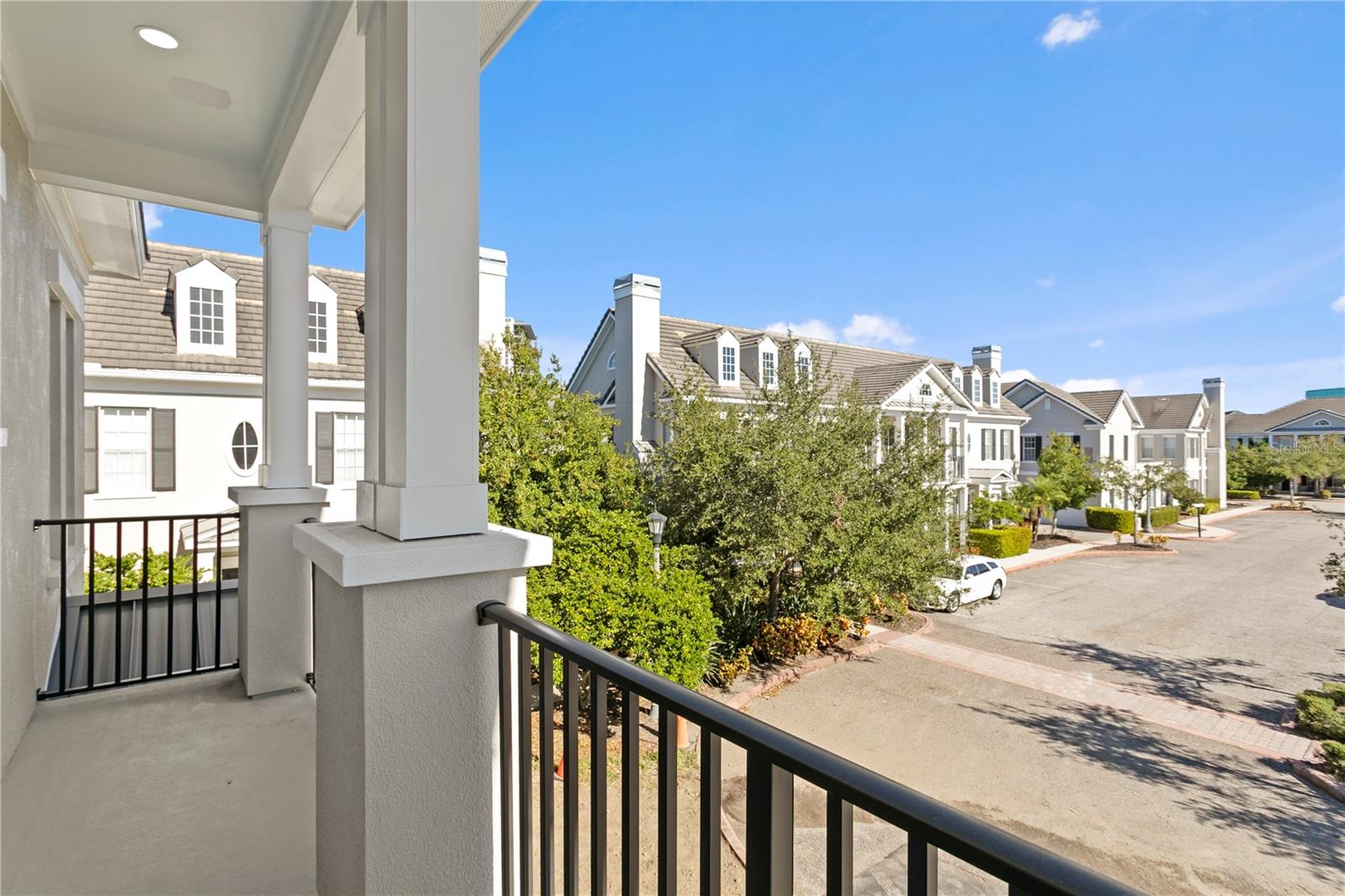 Listing photo id 36 for 460 Gilman Place N