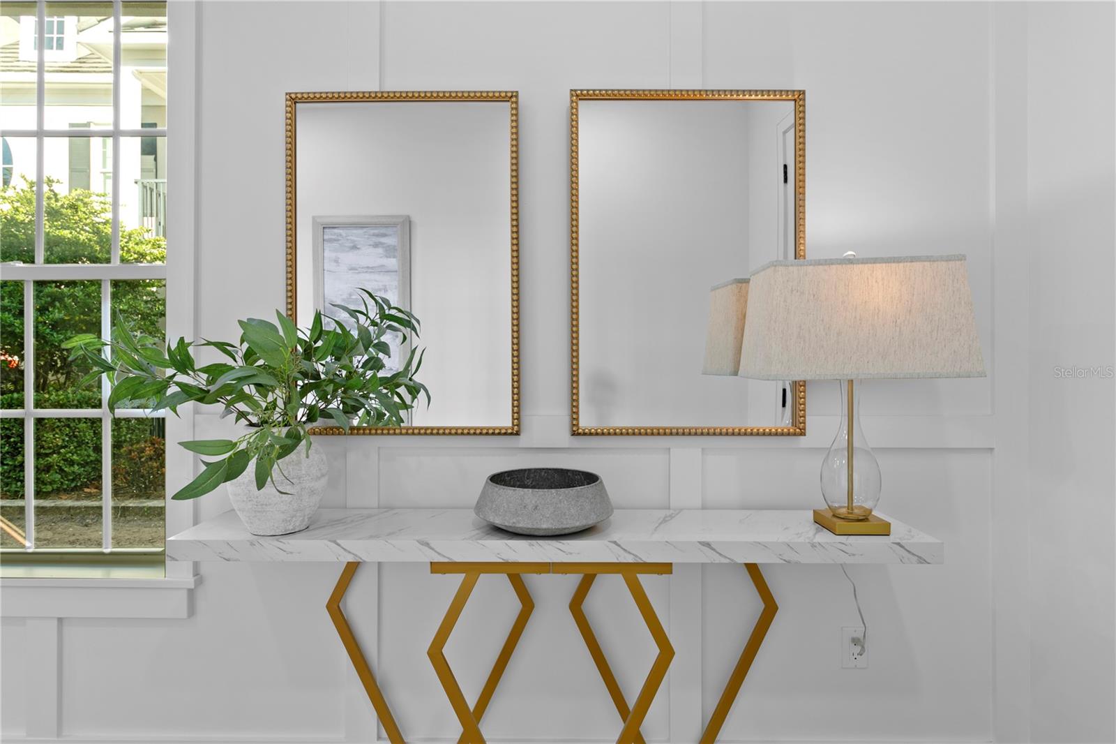 Listing photo id 2 for 460 Gilman Place N