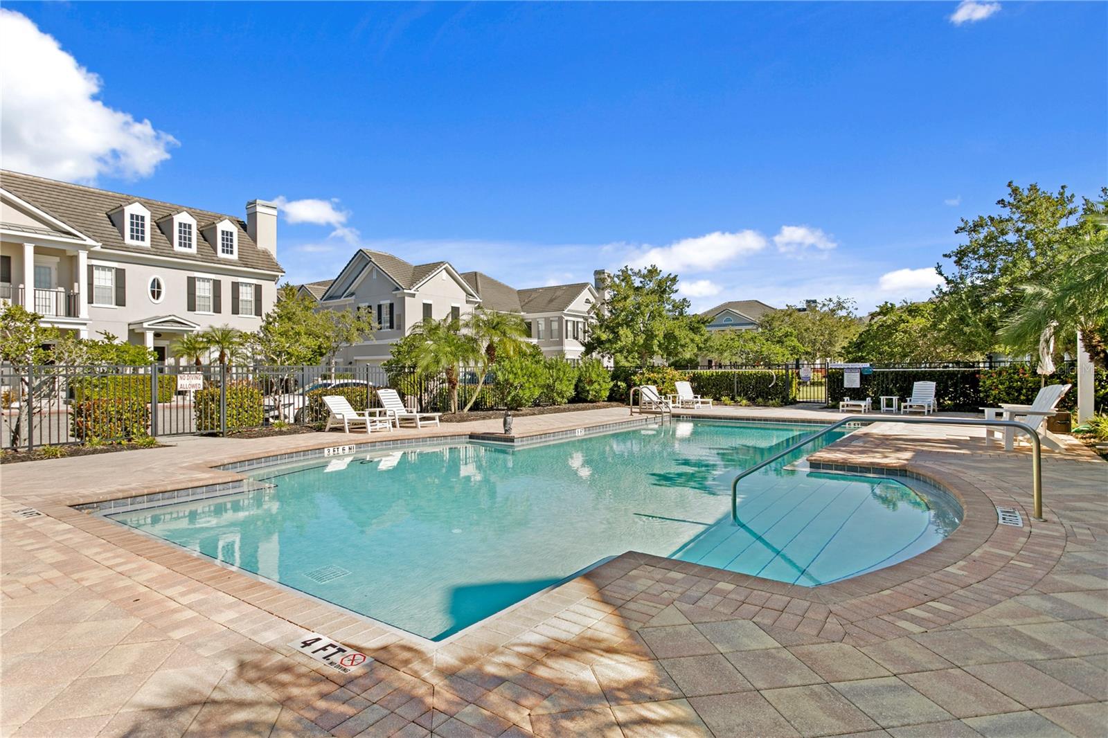 Listing photo id 54 for 460 Gilman Place N