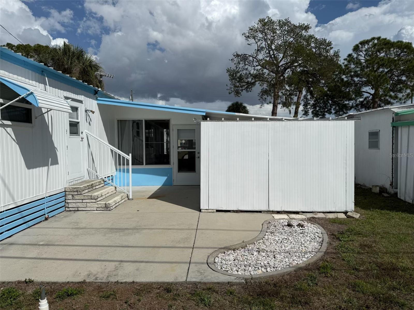 Image 4 of 21 For 7803 46th Avenue N 43