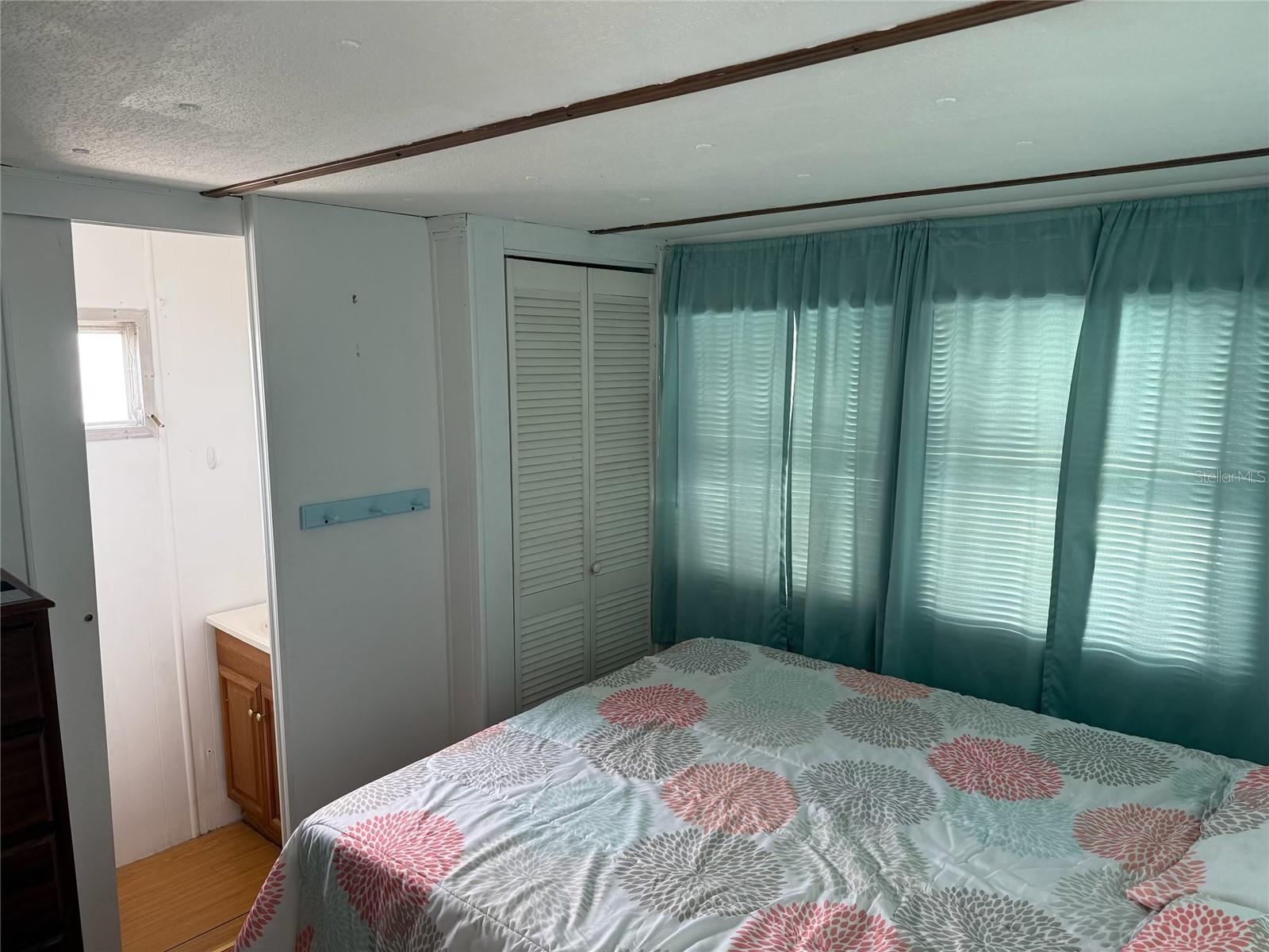 Image 6 of 21 For 7803 46th Avenue N 43