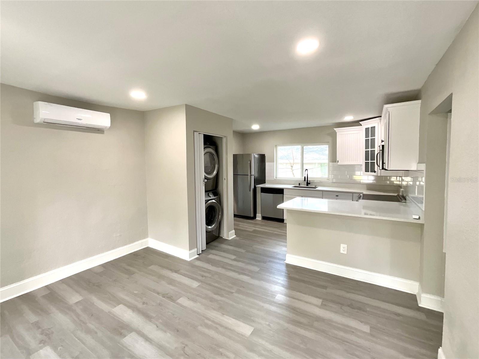 Image 15 of 43 For 2102 Caracas Street