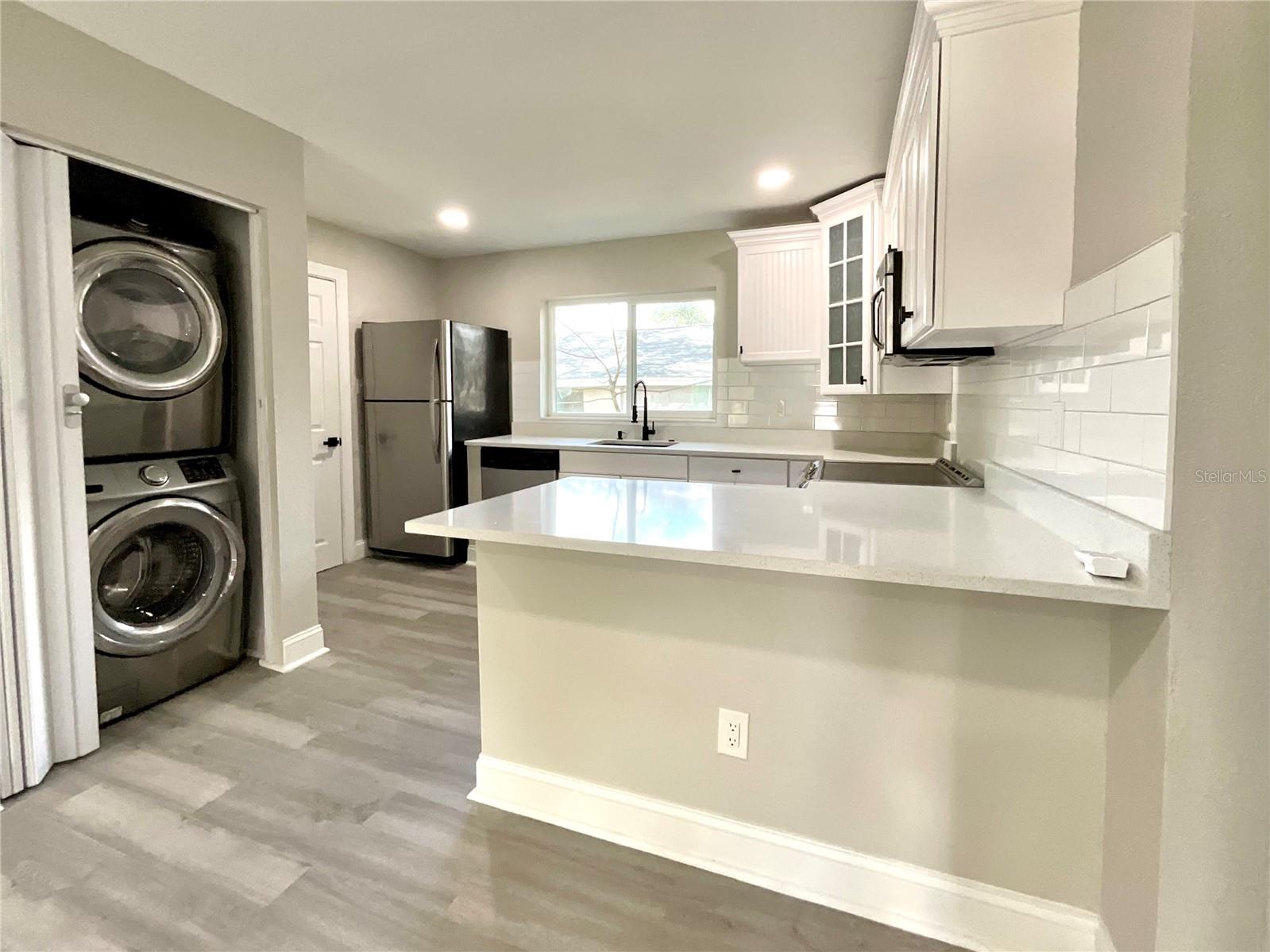 Image 17 of 43 For 2102 Caracas Street