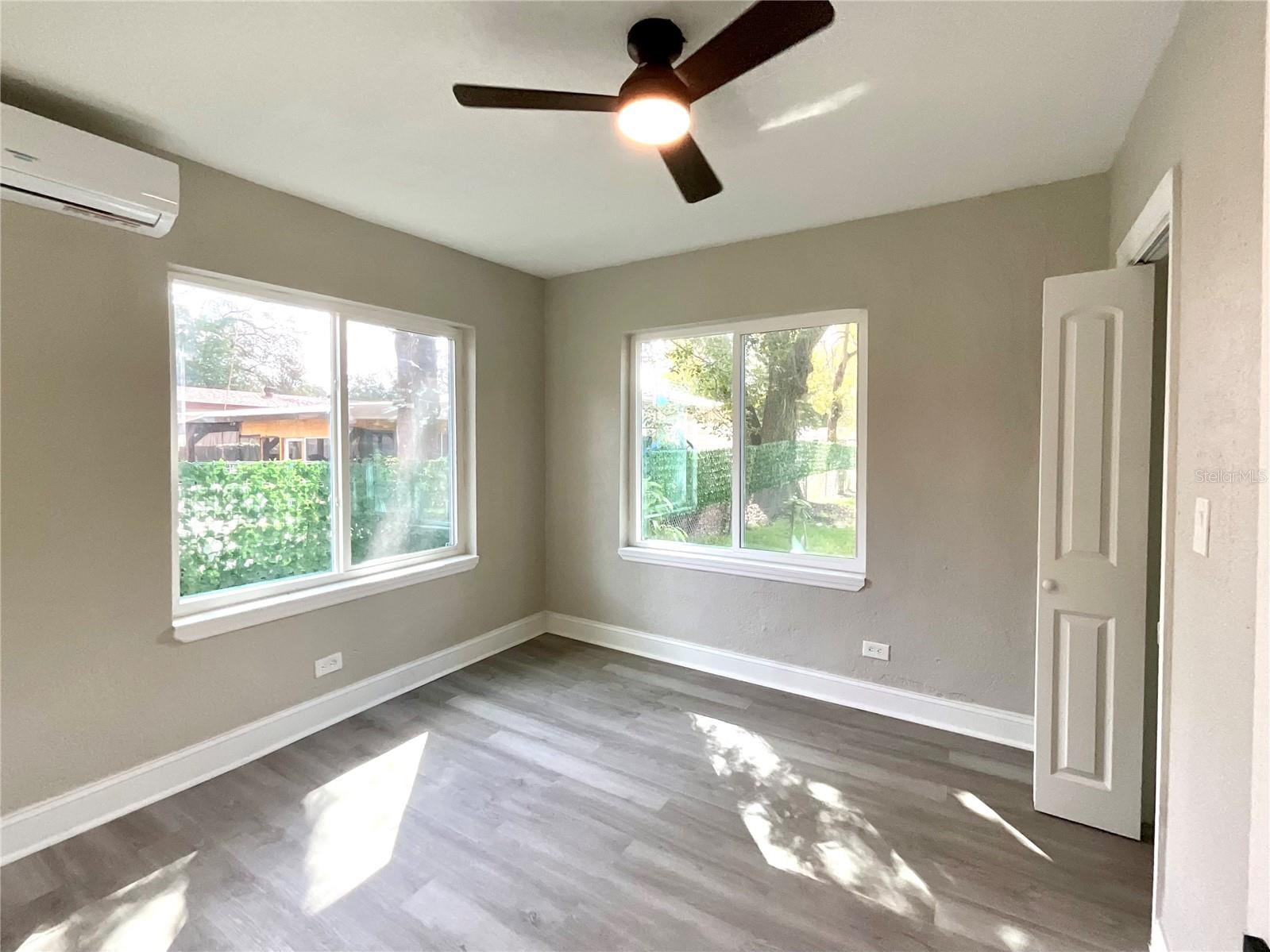 Image 28 of 43 For 2102 Caracas Street