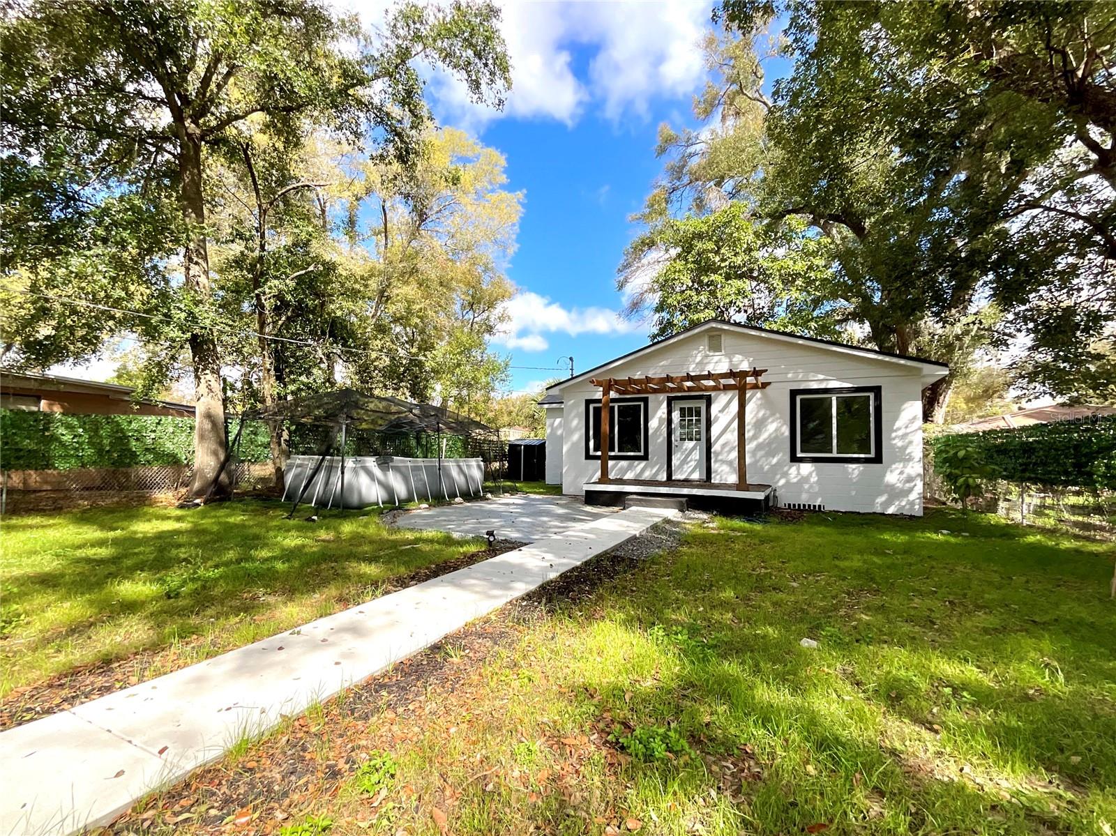 Image 33 of 43 For 2102 Caracas Street