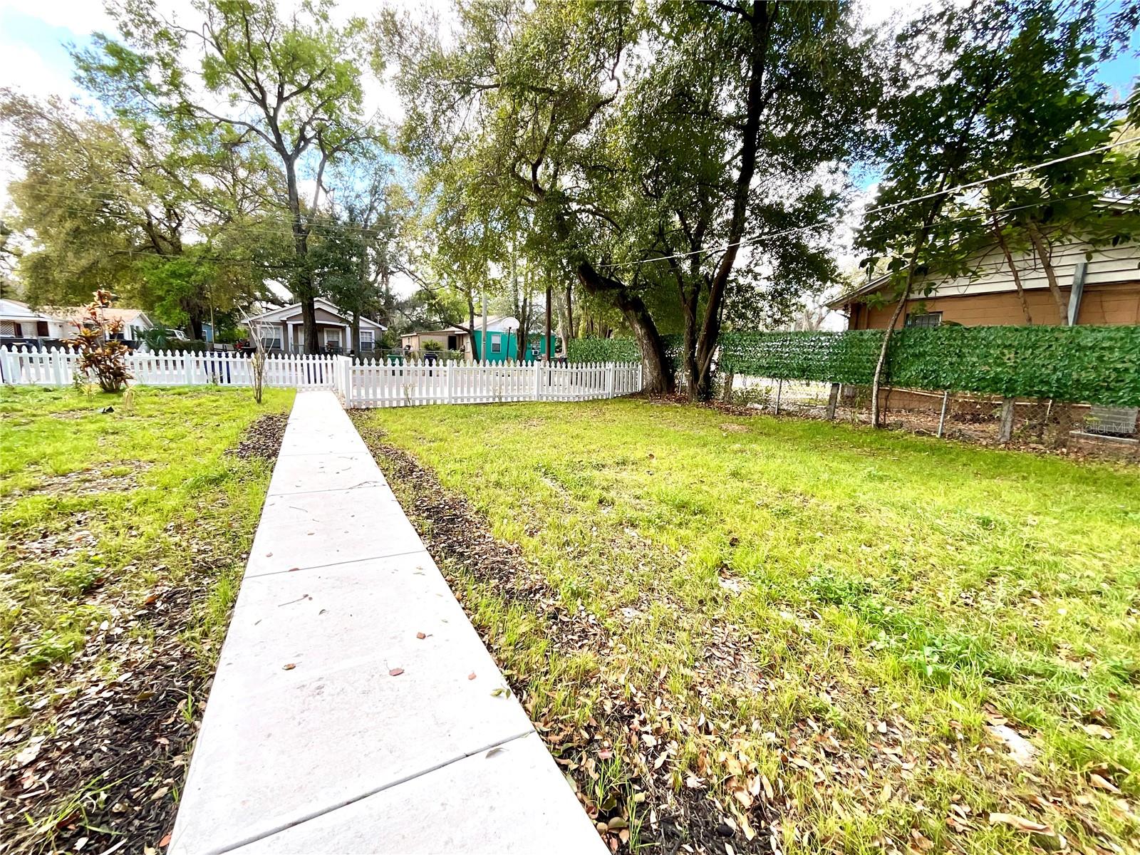 Image 43 of 43 For 2102 Caracas Street