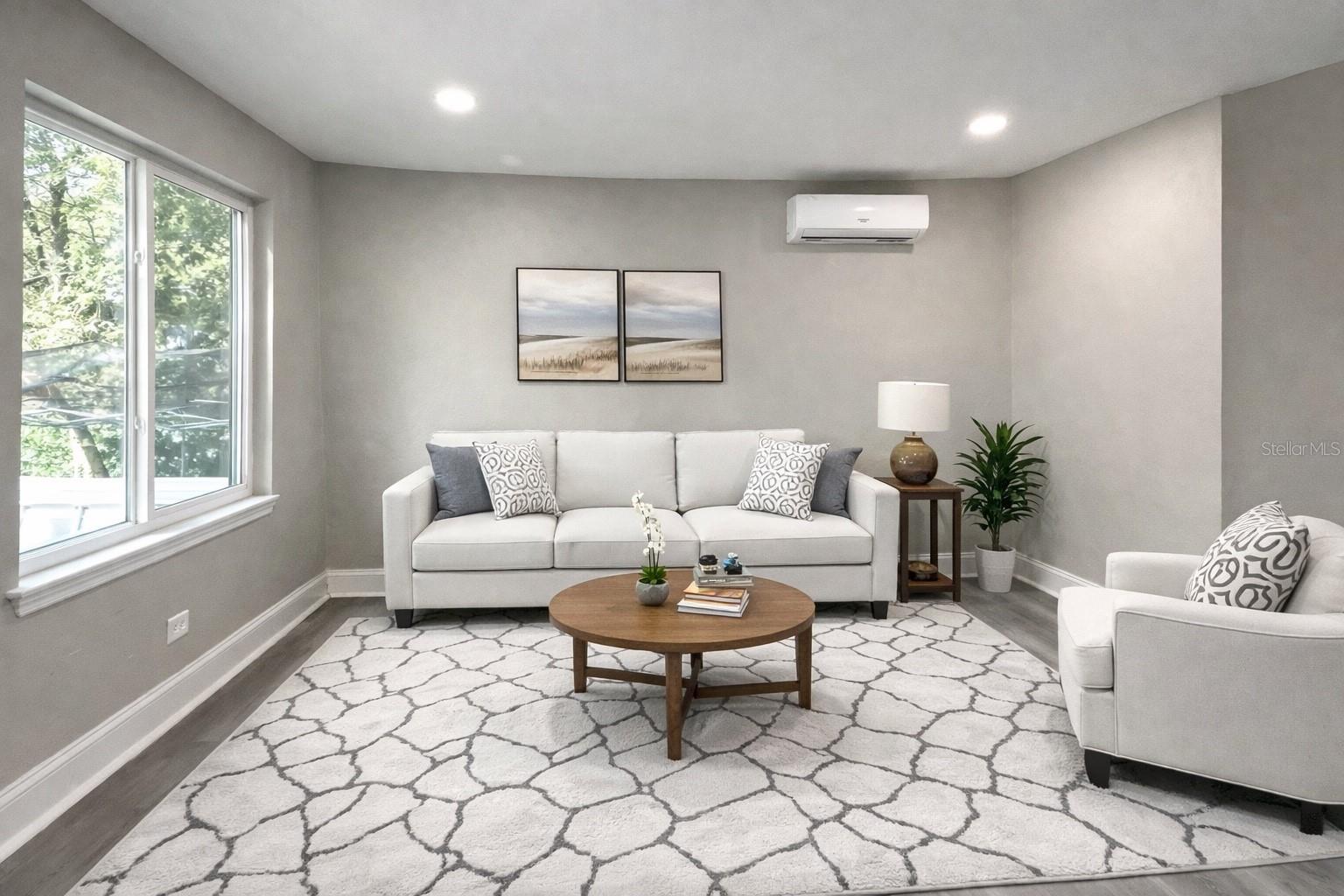 Image 9 of 43 For 2102 Caracas Street