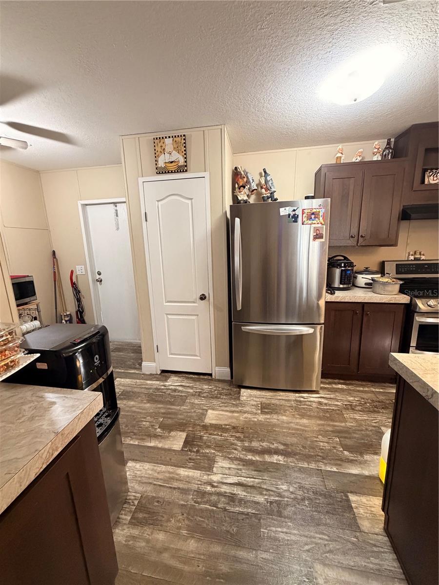 Listing photo id 64 for 25408 Oneal Road