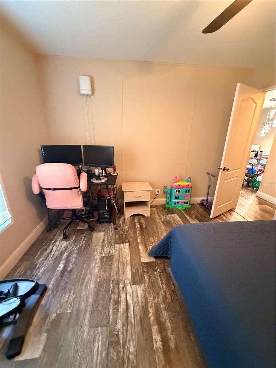 Listing photo id 71 for 25408 Oneal Road