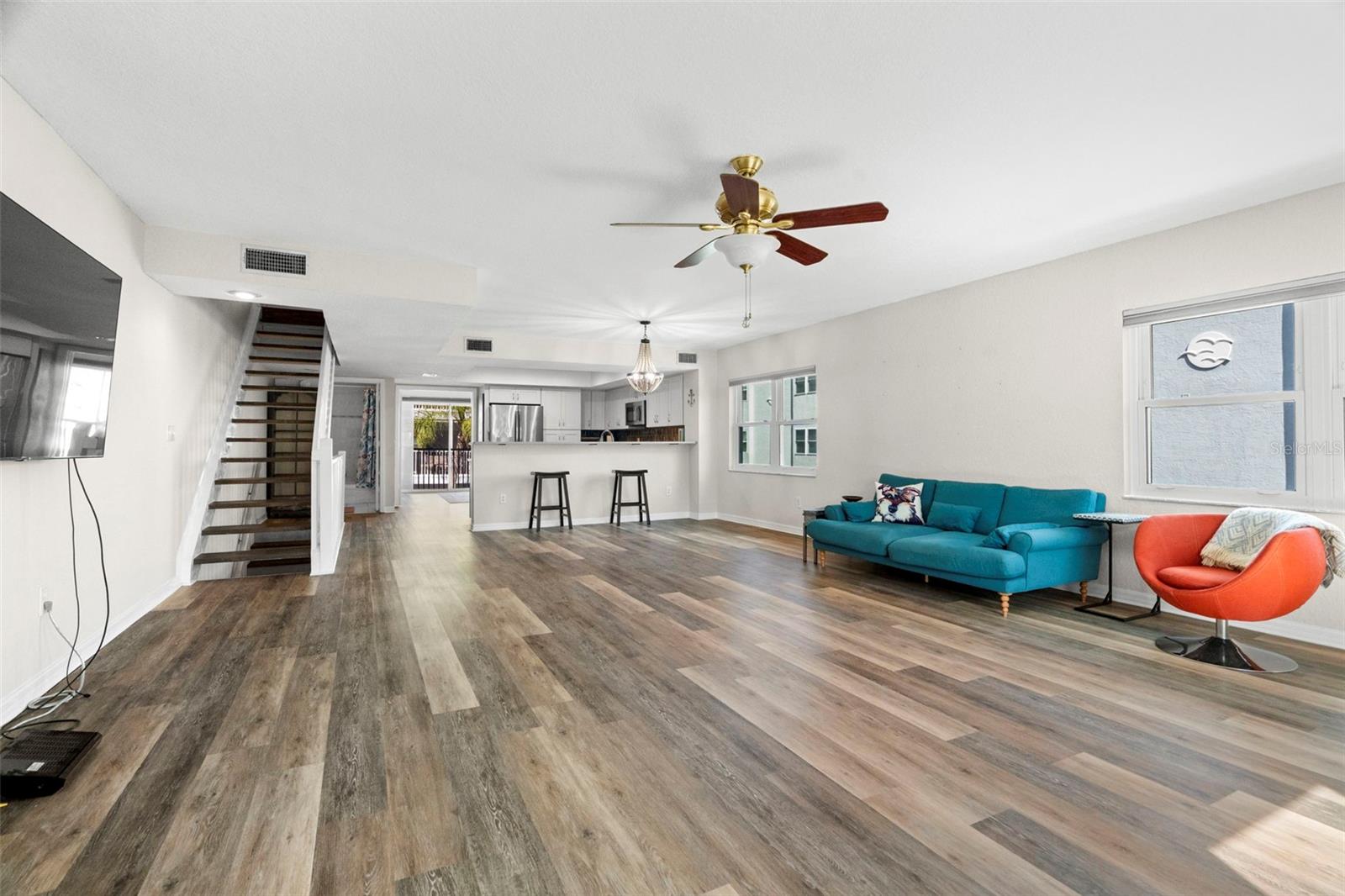 Image 13 of 55 For 545 Pinellas Bayway S  207