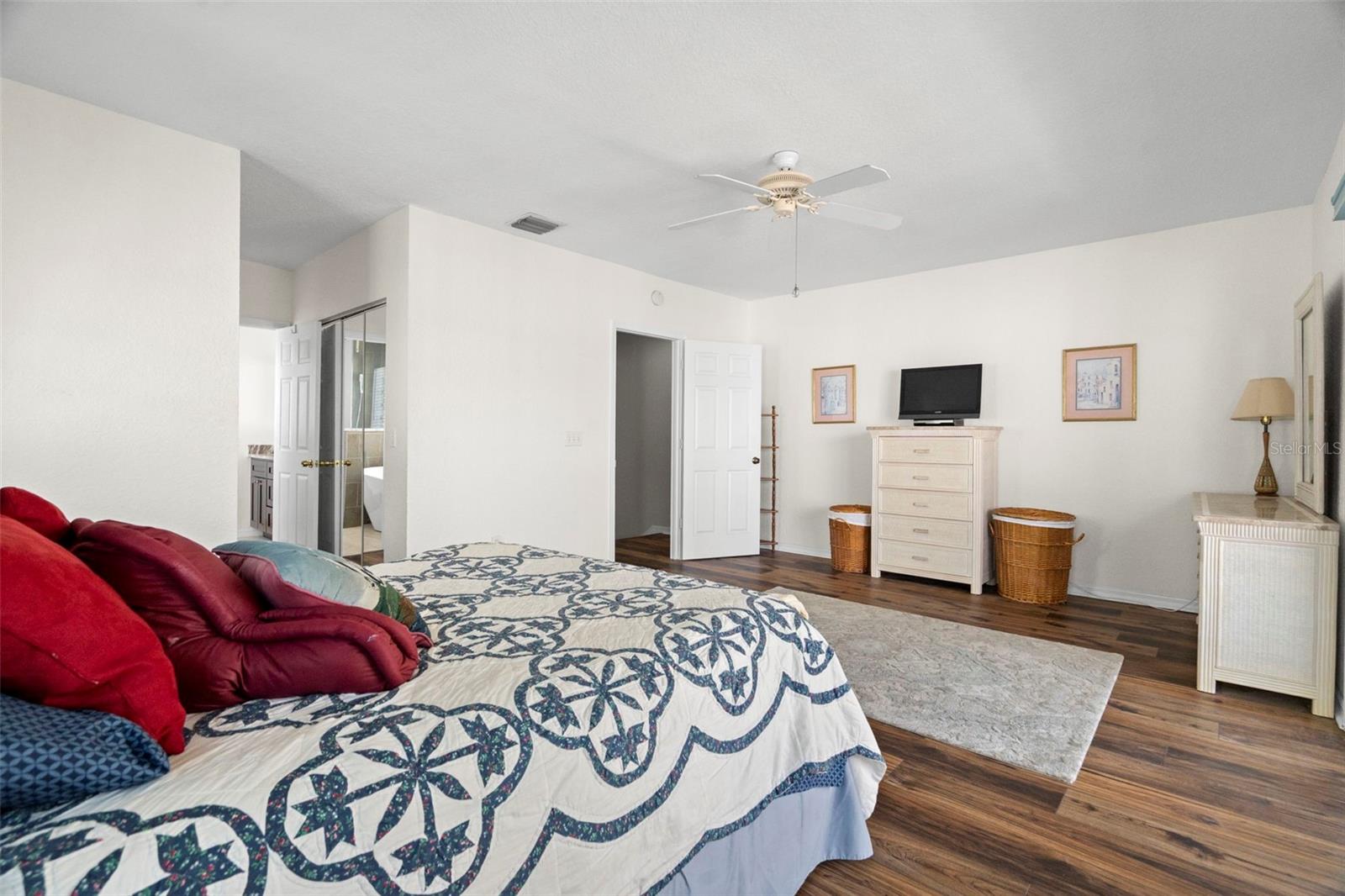 Image 28 of 55 For 545 Pinellas Bayway S  207