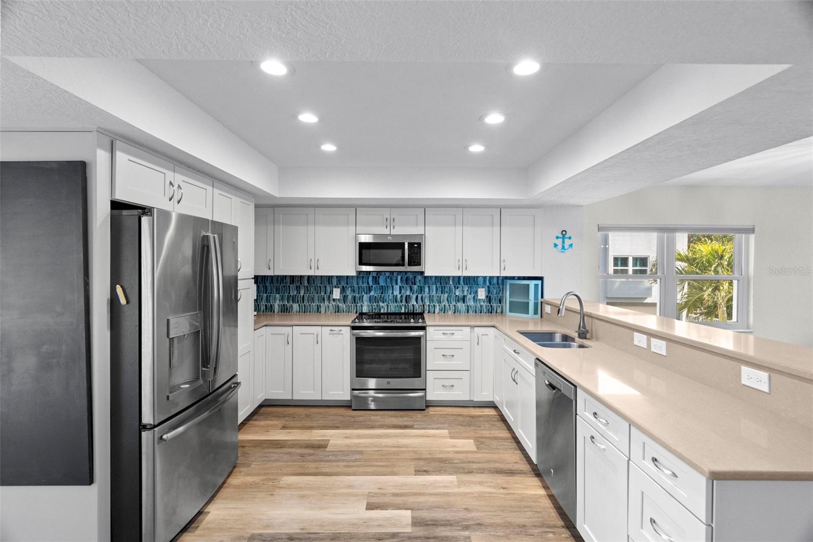 Image 7 of 55 For 545 Pinellas Bayway S  207