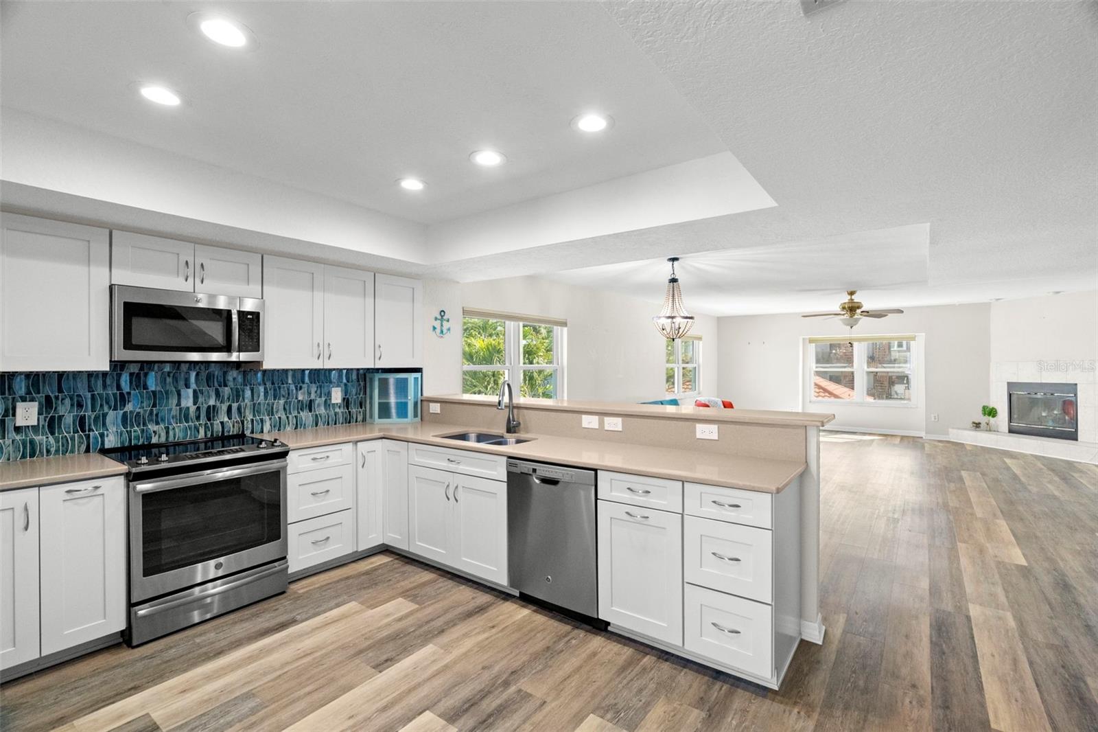 Image 8 of 55 For 545 Pinellas Bayway S  207