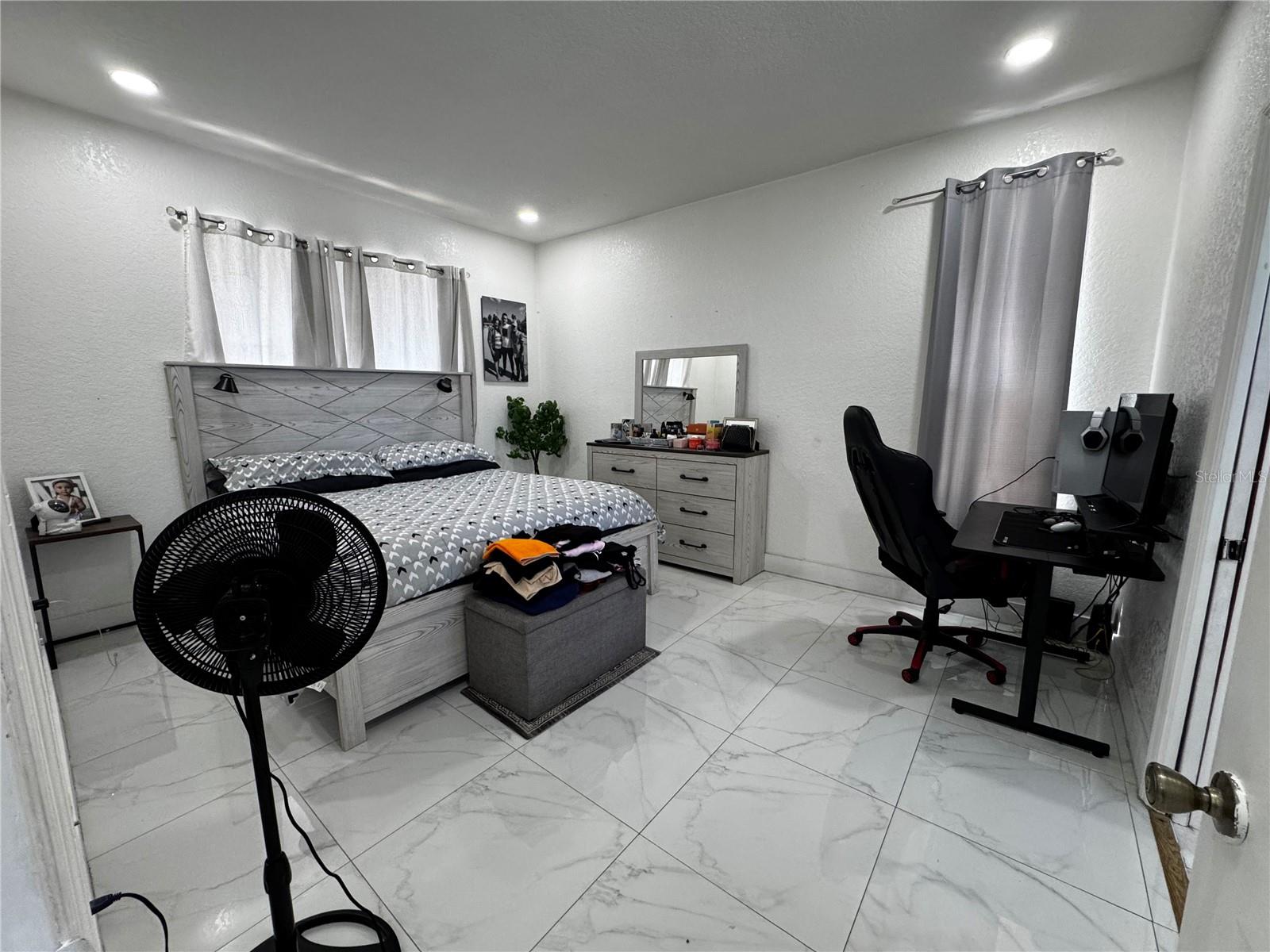 Listing photo id 11 for 10130 Spring Hill Drive