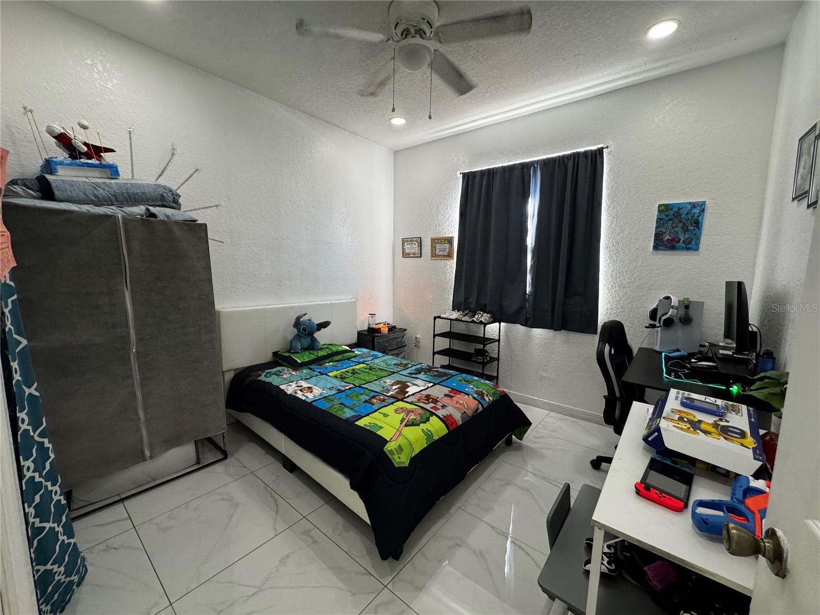 Listing photo id 14 for 10130 Spring Hill Drive