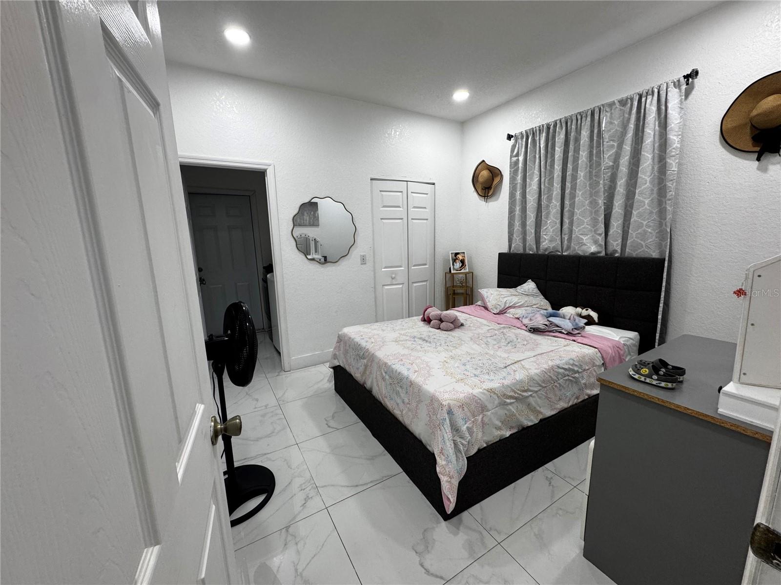 Listing photo id 17 for 10130 Spring Hill Drive