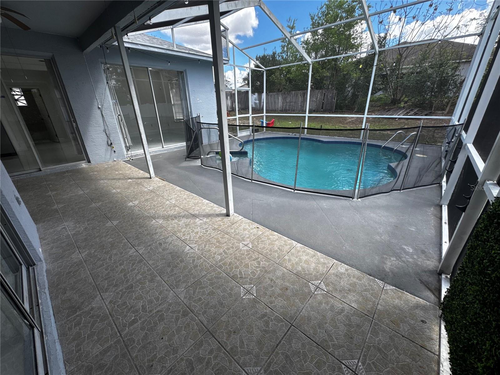 Listing photo id 25 for 10130 Spring Hill Drive