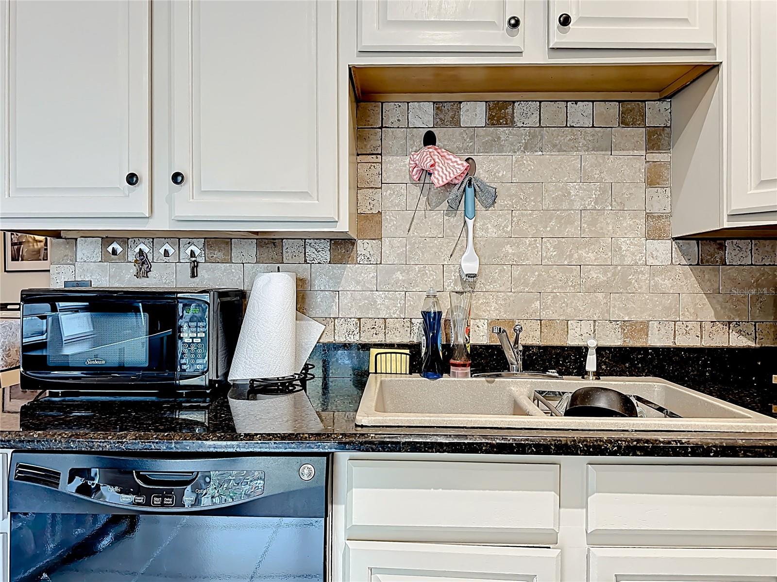 Image 13 of 49 For 901 Bella Vista Way