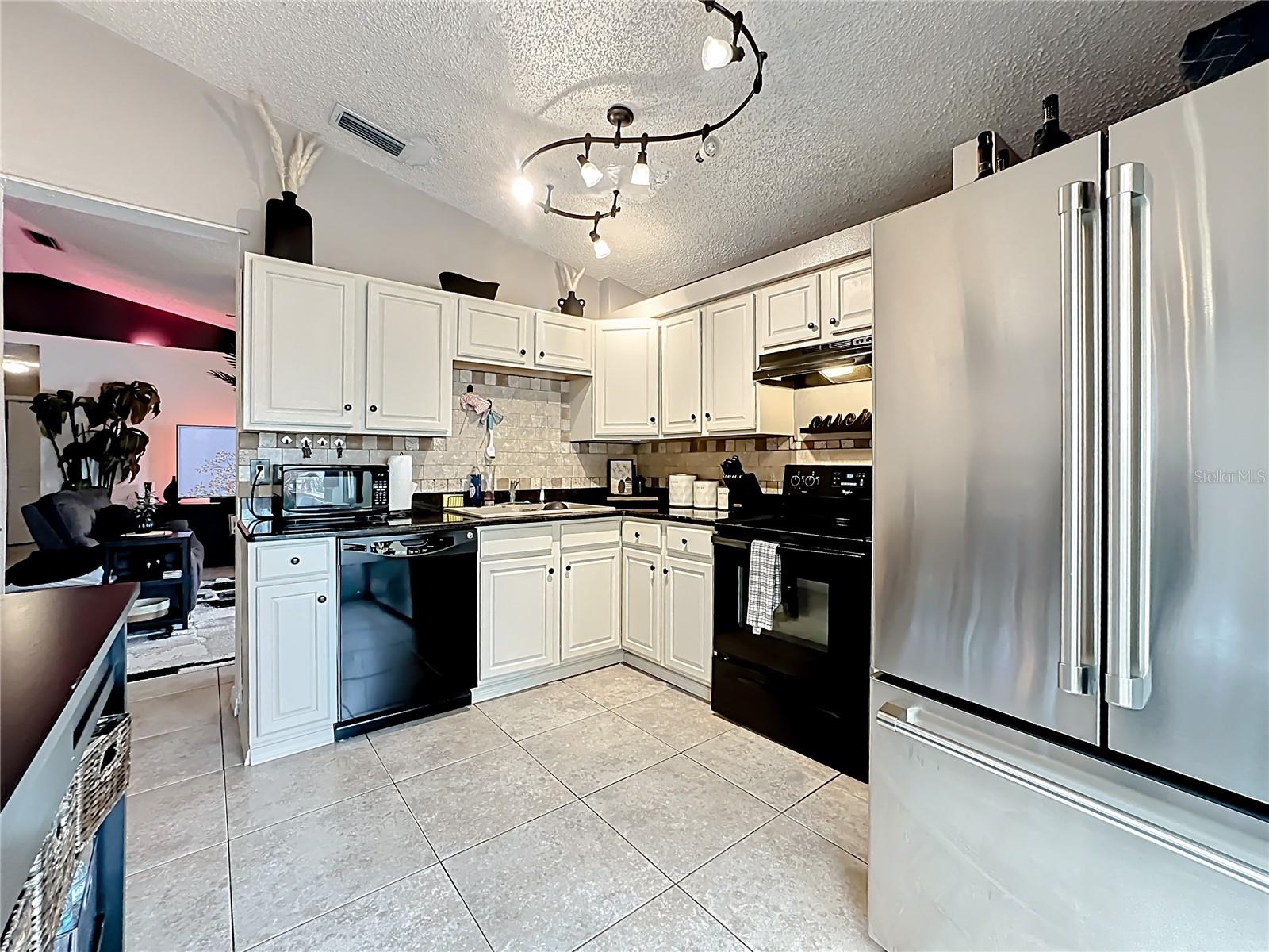 Image 15 of 49 For 901 Bella Vista Way