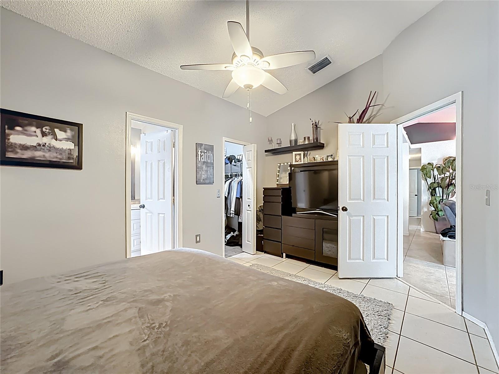 Image 16 of 49 For 901 Bella Vista Way