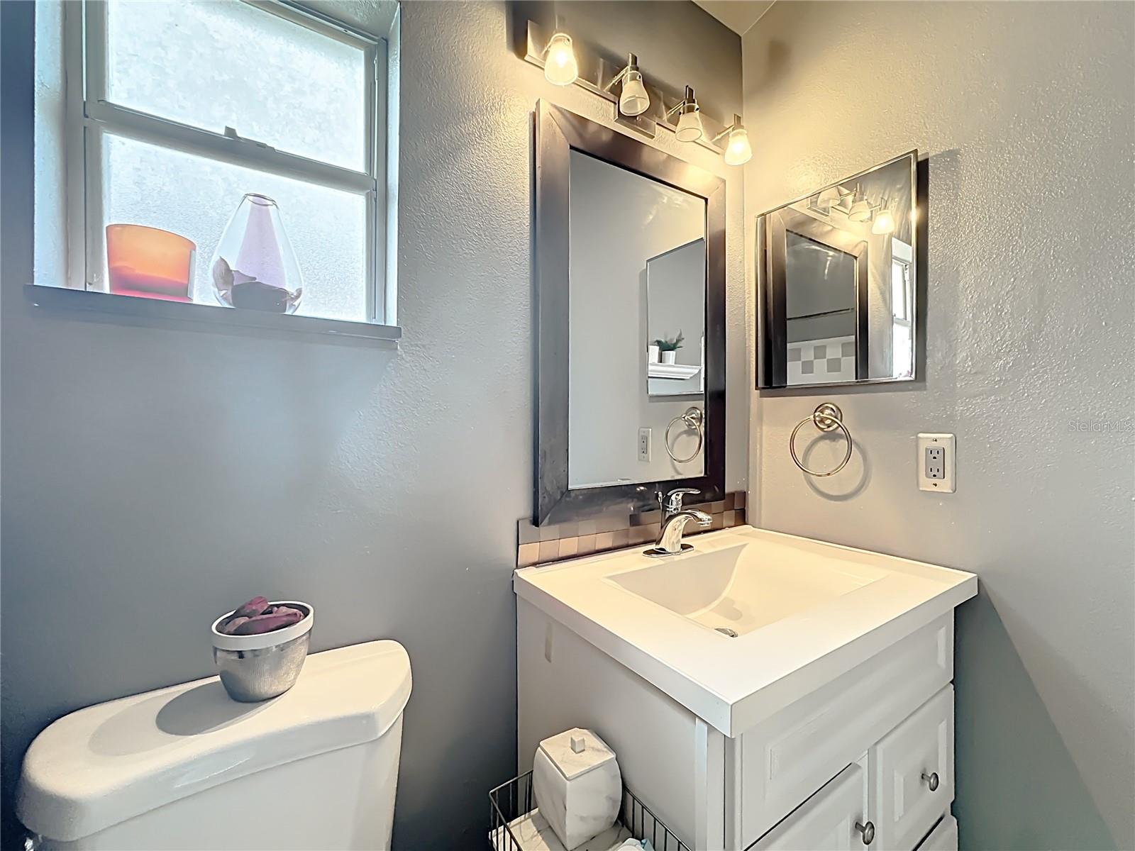 Image 20 of 49 For 901 Bella Vista Way