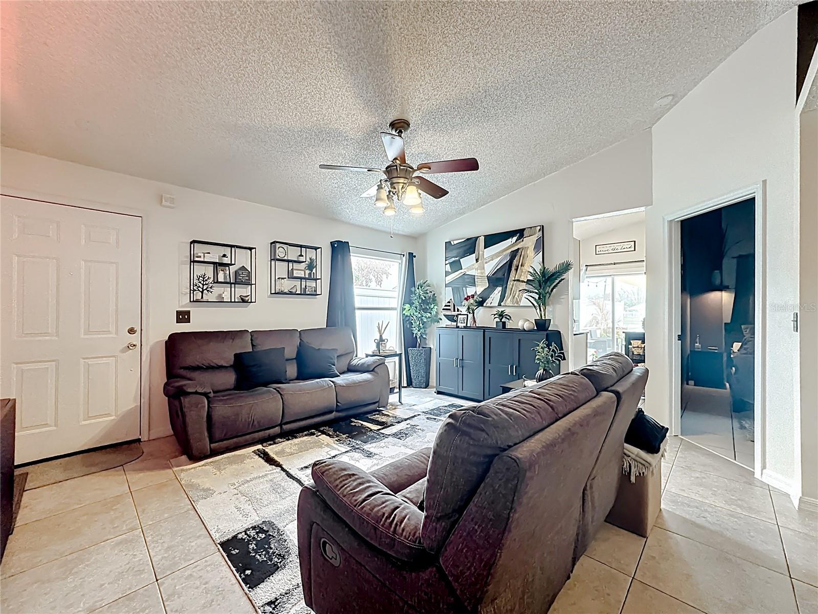 Image 4 of 49 For 901 Bella Vista Way