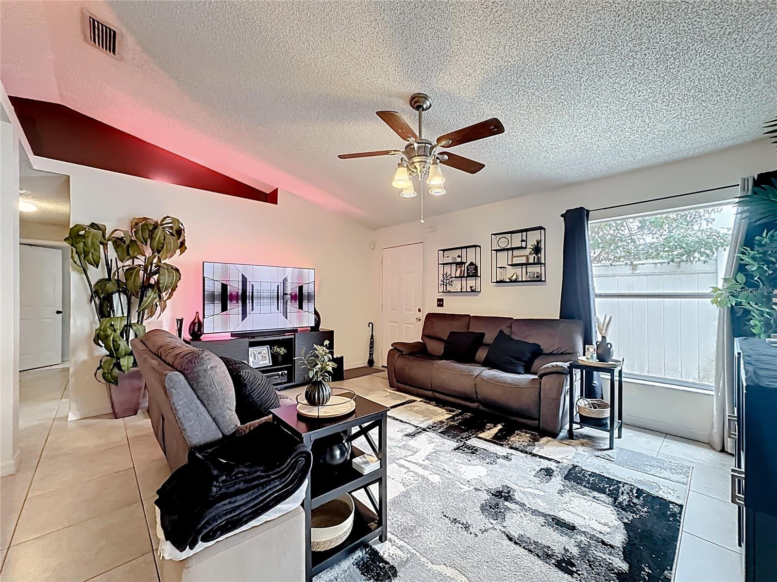 Image 5 of 49 For 901 Bella Vista Way