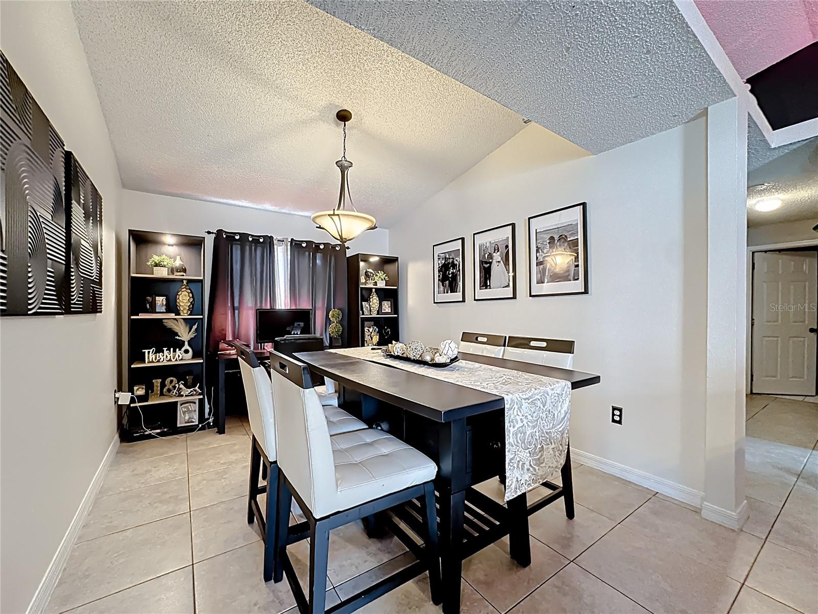 Image 7 of 49 For 901 Bella Vista Way