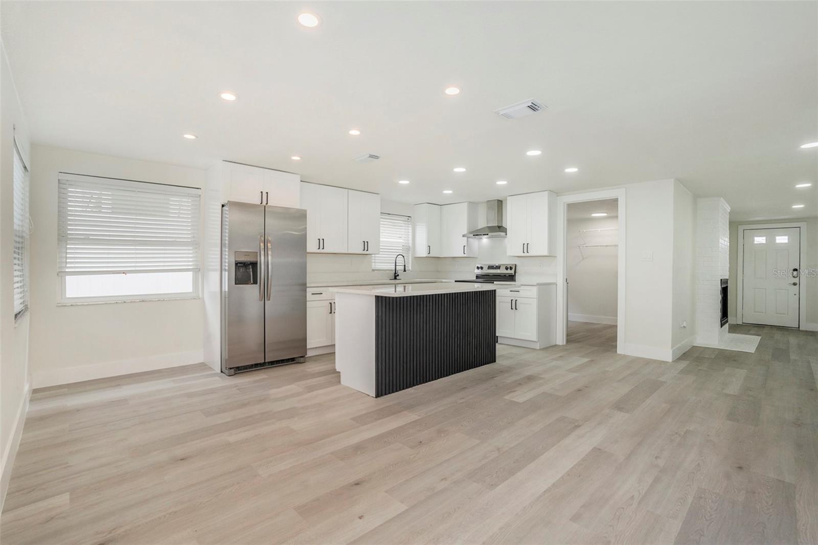 Image 11 of 34 For 15606 Allmand Drive