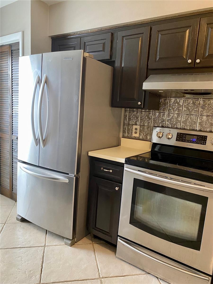 Image 6 of 28 For 16179 Rambling Vine Drive E