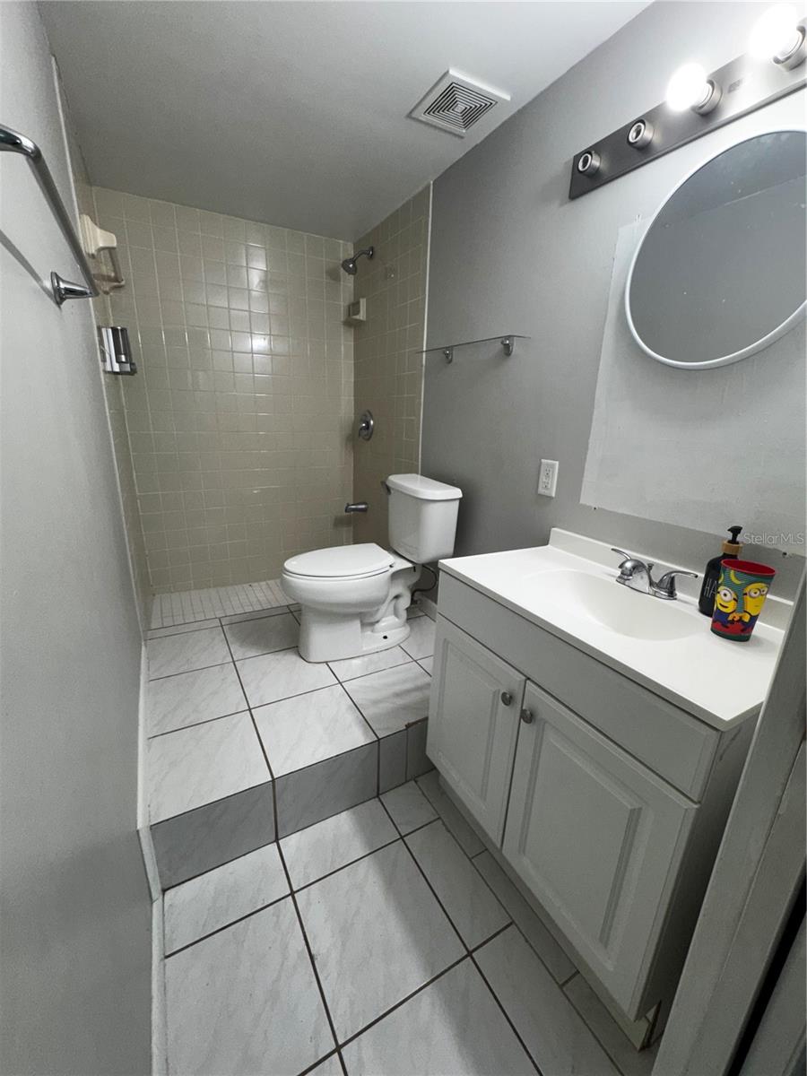 Image 24 of 44 For 6914 Ola Avenue