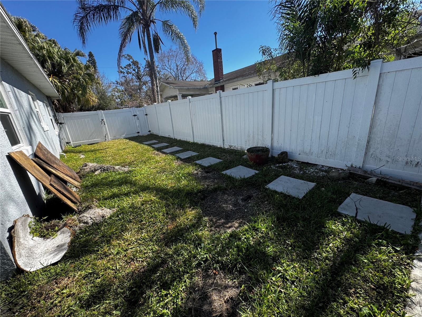 Image 32 of 44 For 6914 Ola Avenue