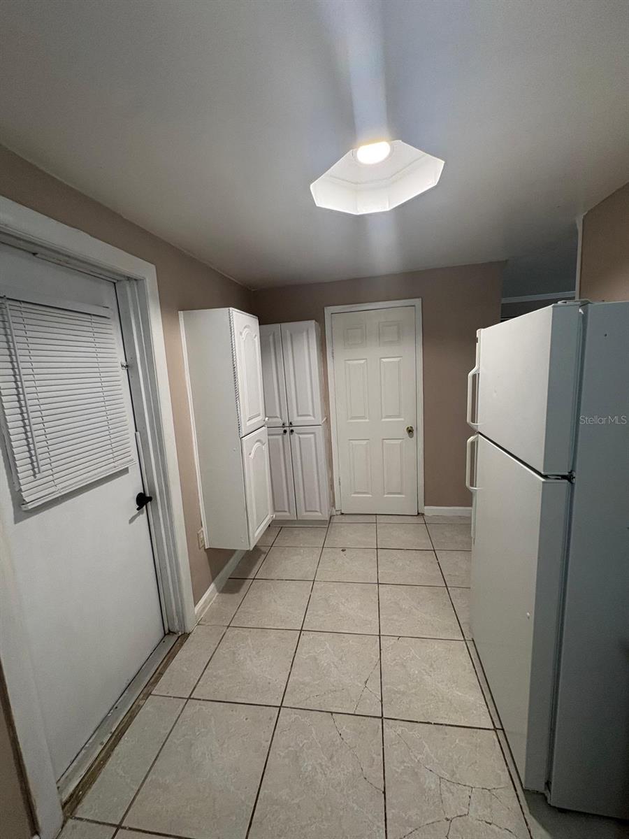 Image 39 of 44 For 6914 Ola Avenue