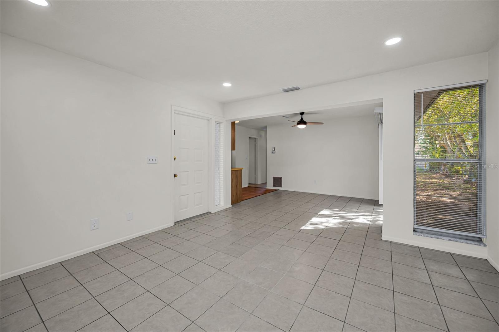 Image 10 of 33 For 2664 Sunny Breeze Avenue