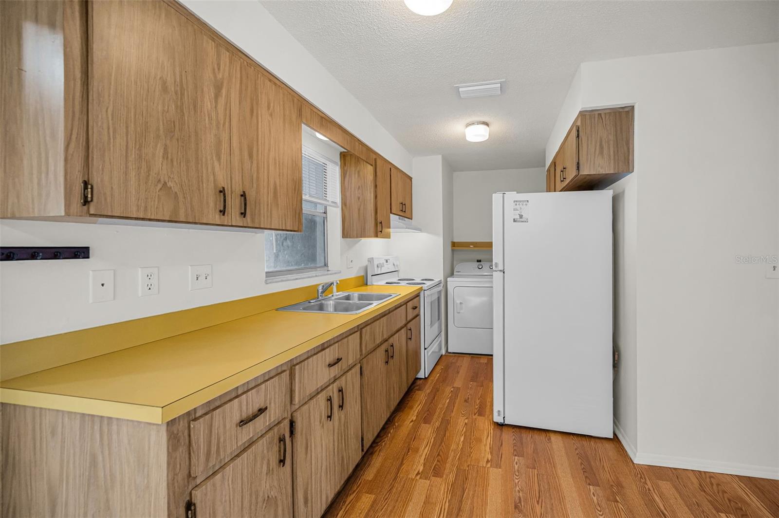 Image 14 of 33 For 2664 Sunny Breeze Avenue