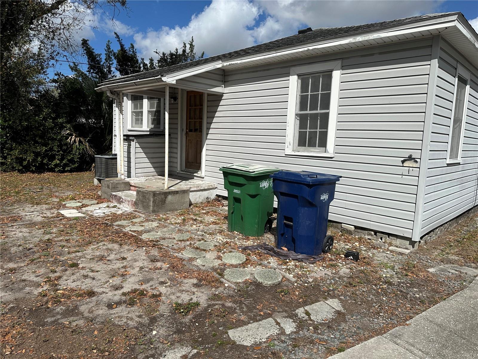 Image 6 of 9 For 3616 Azeele Street