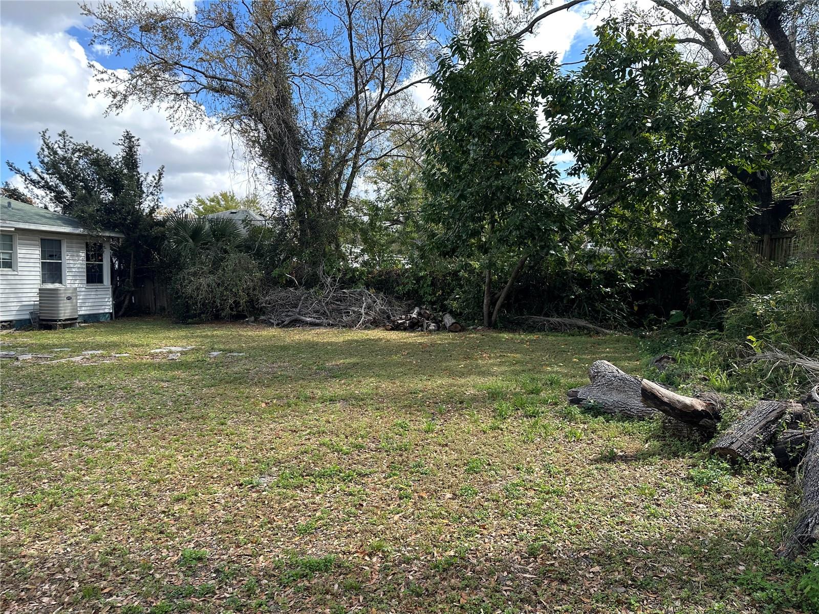 Image 4 of 8 For 3620 Azeele Street