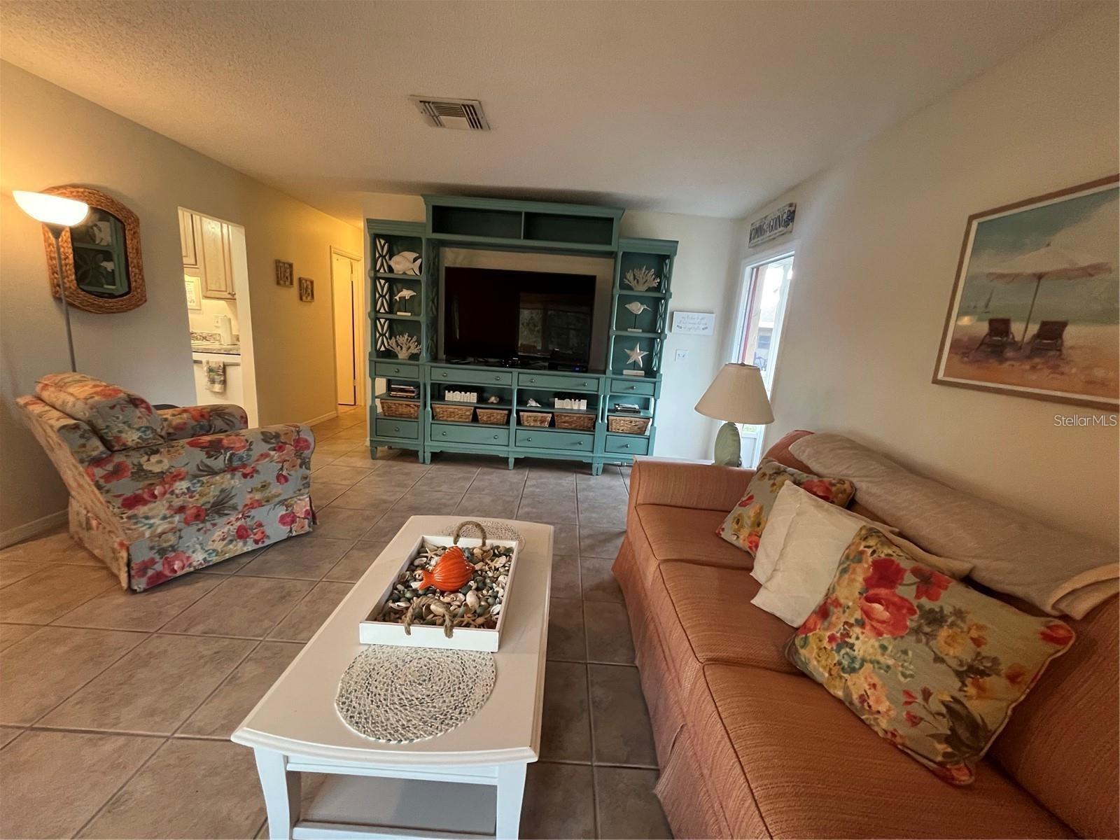 Image 12 of 28 For 1907 Canterbury Lane 10