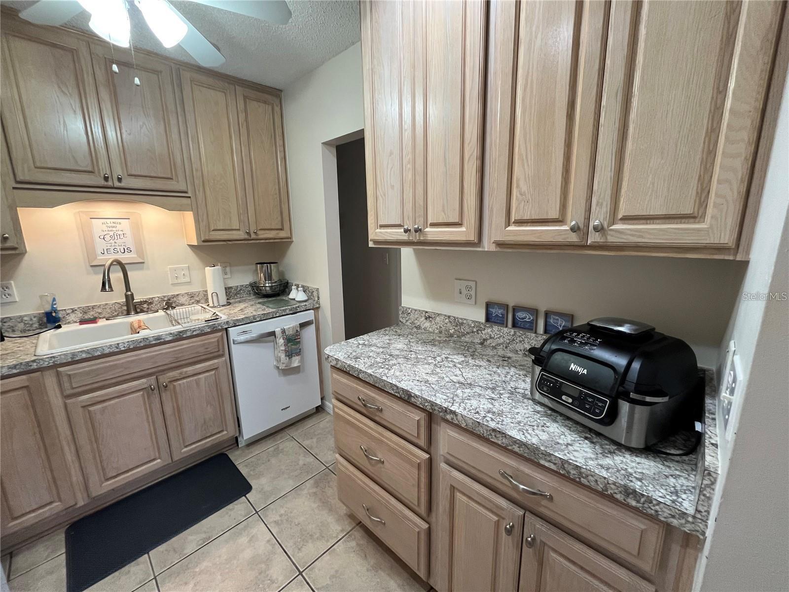 Image 13 of 28 For 1907 Canterbury Lane 10