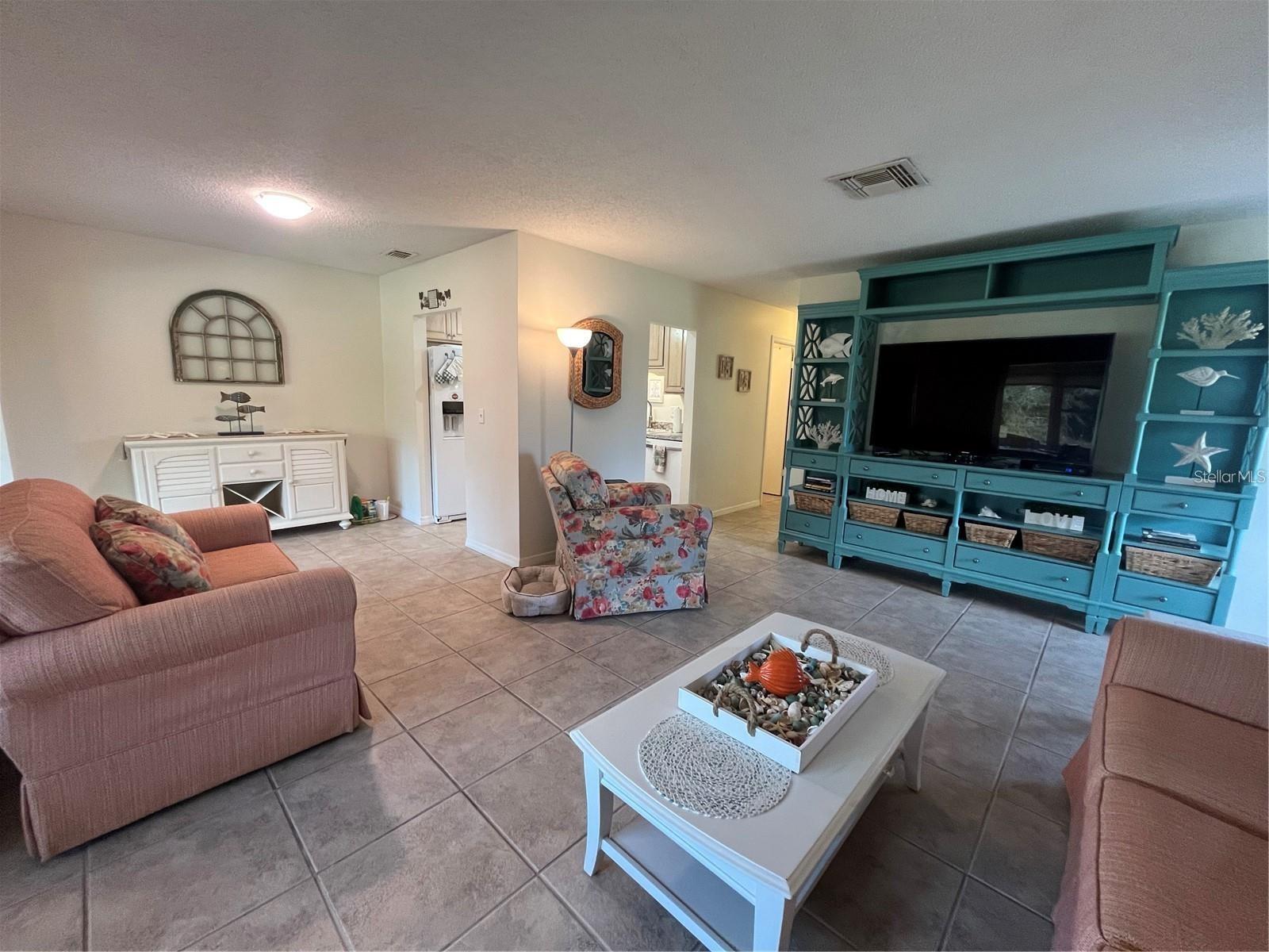 Image 9 of 28 For 1907 Canterbury Lane 10