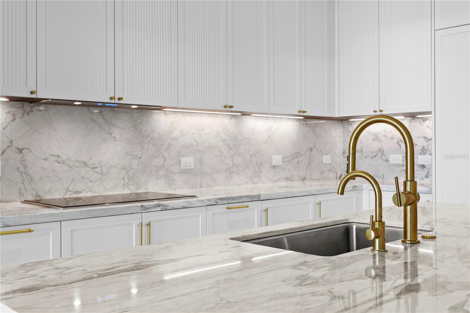 Image 14 of 96 For 3015 Ysabella Avenue 2403