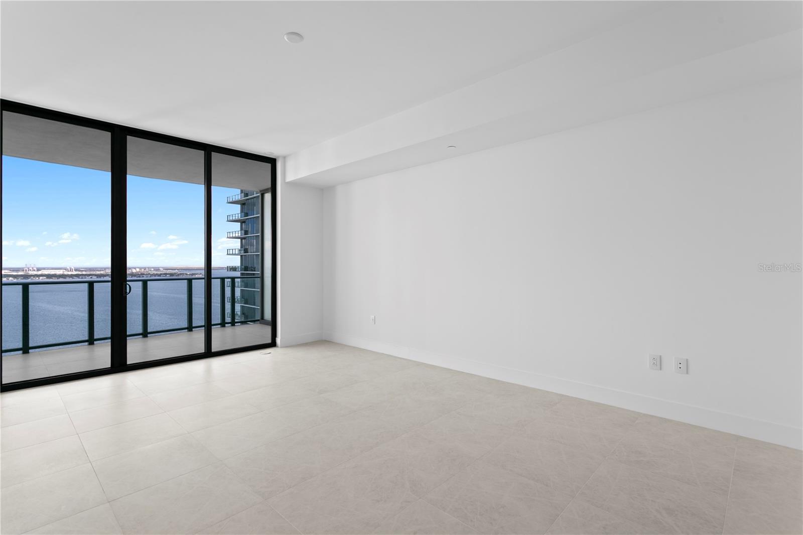 Image 23 of 96 For 3015 Ysabella Avenue 2403