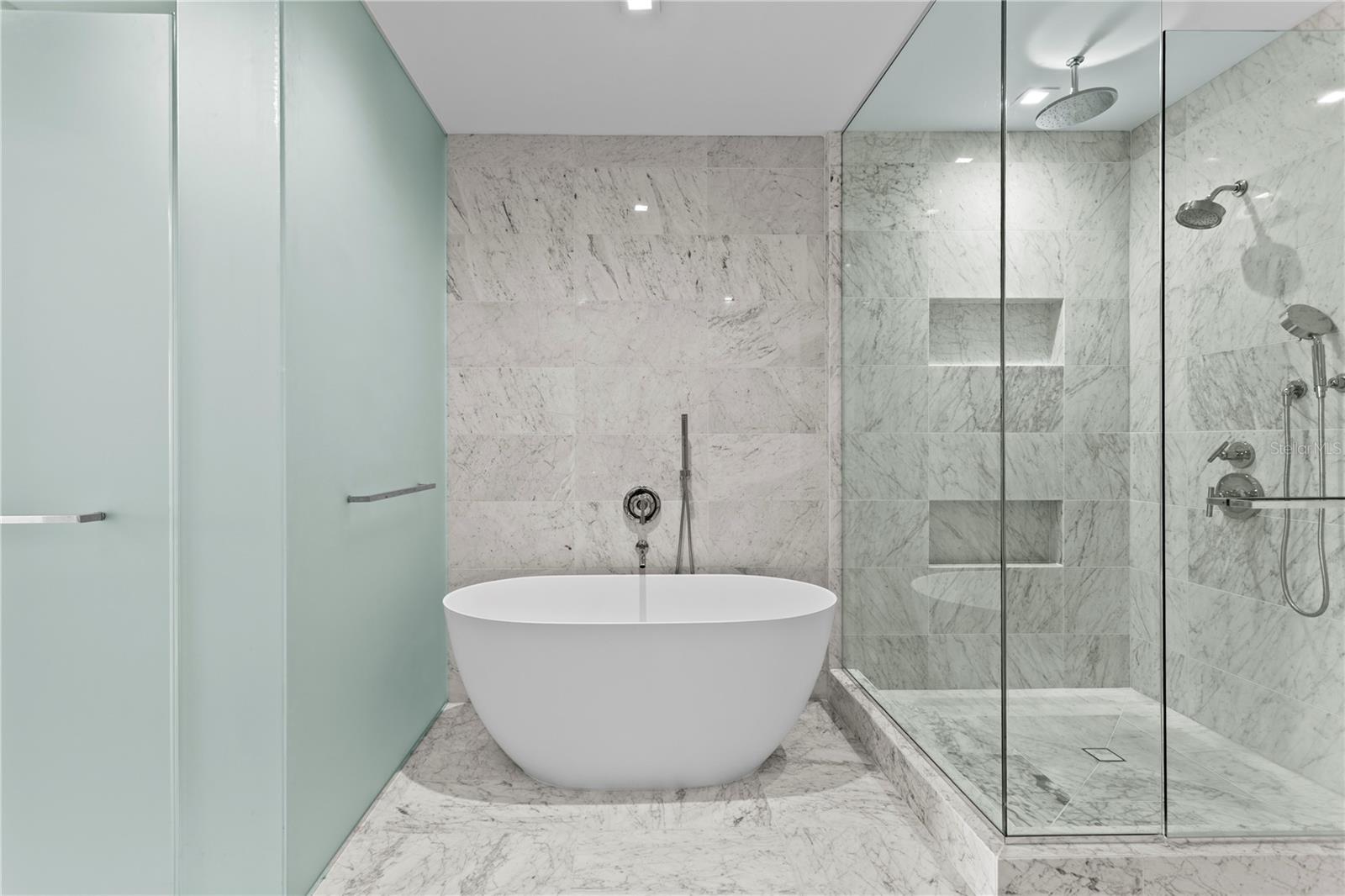 Image 32 of 96 For 3015 Ysabella Avenue 2403