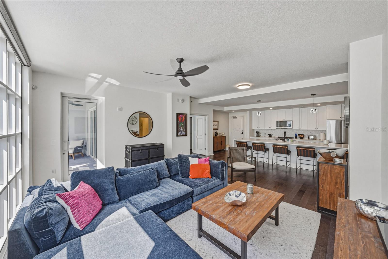 Listing photo id 15 for 1227 Madison Street 504